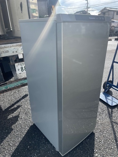 北九州市内配送無料　保証付き NR-FZ120B 冷凍庫 シャイニングシルバー [121L /1ドア /右開きタイプ]