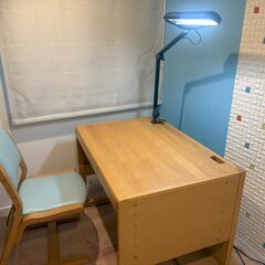 カリモク　学習机　Benesse karimokuの画像