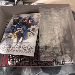 【決まりました】ガンダムW Endless Waltz ウイングガンダムゼロEW Ver.Ka 1/100スケール 色分け済みプラモデルの画像