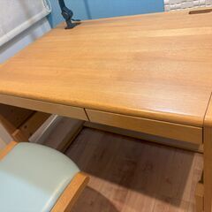 カリモク　学習机　Benesse karimokuの画像