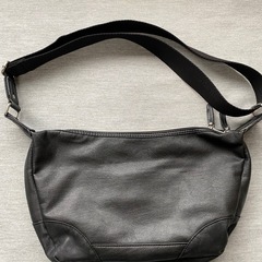 ショルダーバッグボディバッグの画像