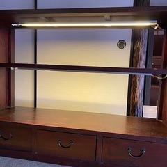 古道具風照明付き棚　　の画像