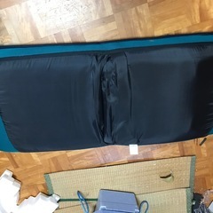 折りたたみ座椅子の画像