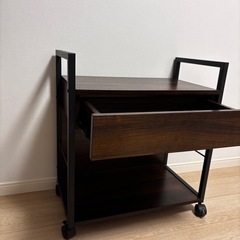 木製収納ワゴンの画像