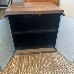 テレビボードの画像