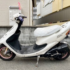 ホンダ ディオZX 後期 パールホワイト パワフルな2サイクル車！の画像