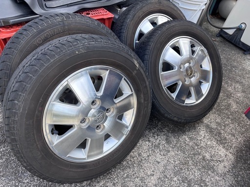 ダイハツアトレーワゴン
純正アルミホイール（タイヤ付き）