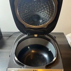 象印/激安炊飯器/IH加熱方式のNP-VD10炊飯器、ステンレス内釜搭載、予約機能付きの画像