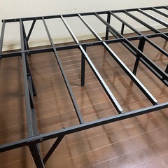 セミダブルベッドフレームの画像