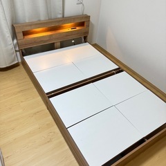 購入から4ヶ月RASIK人気のセミダブルベット 引出し 収納・LED照明　ホテルスタイル　の画像