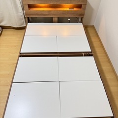 購入から4ヶ月RASIK人気のセミダブルベット 引出し 収納・LED照明　ホテルスタイル　の画像