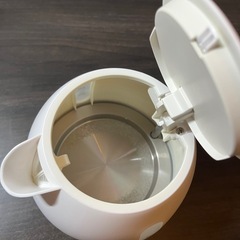 激安ケトル/FTS-EK3-WH 電気ケトル 1.0L ホワイトの画像