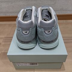 The Whitaker Group x New Balance 990v4の画像