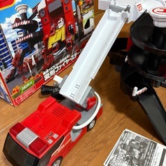 トミカ　変形ファイヤーステーション、BIGファイヤーエンジン、トミカ10台の画像
