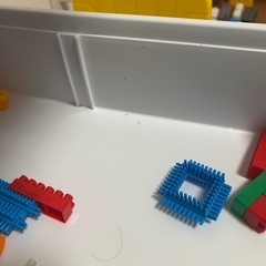 子供用テーブル、椅子のセットの画像