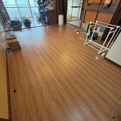 はめ込み式フロアタイルの画像