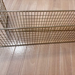 IKEA SVENSHULT スヴェンスフルト ウォールシェルフ ゴールド 2個の画像