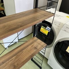 【リサイクルショップ ピカソ 小松原】🪴✨木目調の棚板 × ブラックスチールフレームのつっぱり式シェルフ（壁面収納ラック）✨🪴★1185★の画像