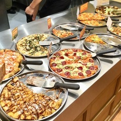 女子会♡ピザ食べ放題🍕