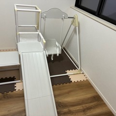 子供ジャングルジムの画像