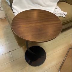 サイドテーブルの画像