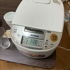 炊飯器の画像