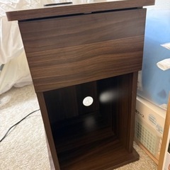 サイドテーブルの画像