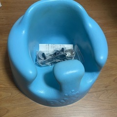 Bumbo バンボ ベビーソファ 水色 青 ブルーの画像