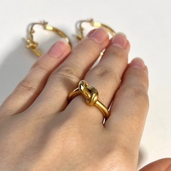 【ピアス&リング】 ノットデザインの画像