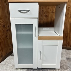 食器棚の画像