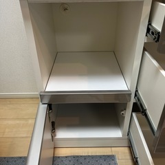 食器棚の画像