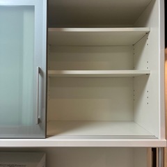 食器棚の画像