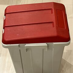 【無償でお譲りします】ニトリのプラスチック製ゴミ箱の画像