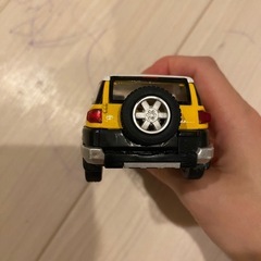 黄色い車のおもちゃの画像