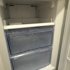 冷蔵庫 自動霜取り ファン式  マクスゼン ASIN: B0BX9F3J14 約一年半弱使用の画像