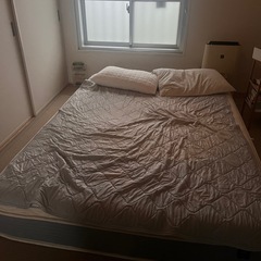 ダブルベッドの画像