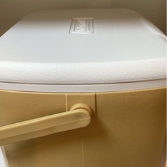 コールマン　クーラーボックス　16qt  タンカラー　ベージュの画像