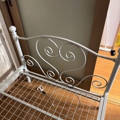 姫系ベットフレームの画像
