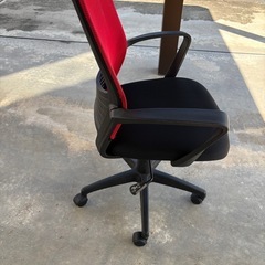 メッシュチェア　レッド　赤　Bの画像