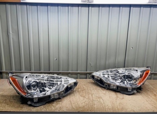 ((値下げ))アクアNHP10前期【TOYOTA】トヨタPRIUS-C純正USヘッドライト左右ハロゲン(12-14y)/USDM北米仕様プリウスCフロントランプAQUAサイドマーカー