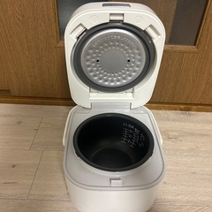 炊飯器　3合の画像
