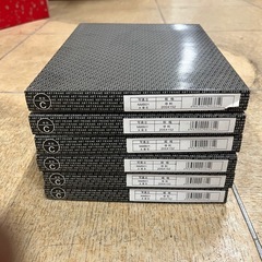 無料で差し上げます。未使用新品　樹脂製　写真立て　中判サイズ　6枚まとめての画像