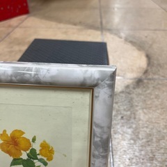 無料で差し上げます。未使用新品　樹脂製　写真立て　中判サイズ　6枚まとめての画像