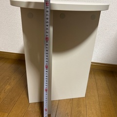 サイドテーブルの画像