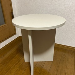 サイドテーブルの画像