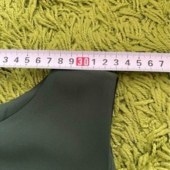 美品【フォンセ FONCE】ノースリーブ　トップス　グリーンの画像