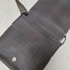 BURBERRY LONDON バーバリー ショルダーバッグ チェック柄 レザーの画像