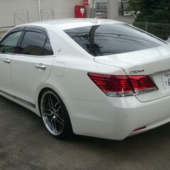 ★美車★２５年式★クラウンハイブリッド★ロイヤルG★社外２０AW★車高調★ナビ＆TV★プリクラ★レーダークルーズ★車検８年４月の画像