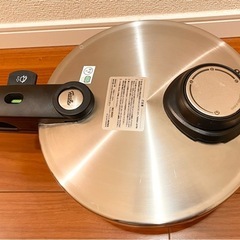 フィスラービタビットプレミアム 圧力鍋 4.5L  新型　の画像