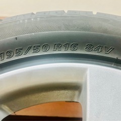 トヨタNHP10アクア純正 6J-16+51 100/4H 195/50R16 16インチアルミホイール　BRIDGESTONE /NEXTRY 3 PLUSタイヤ4本の画像